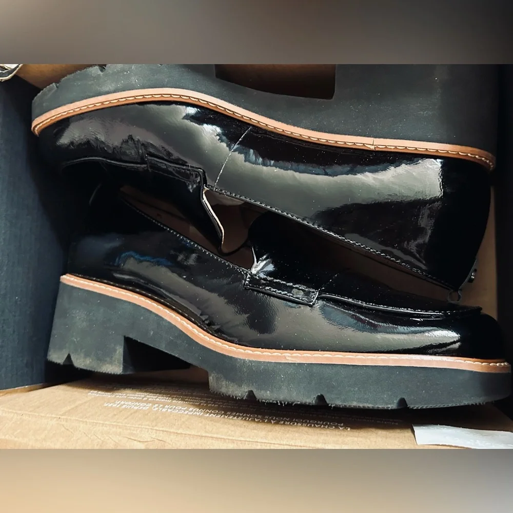Naturalizer Darry Lug Sole Black Patent Leather Loafer Women's Size 9W